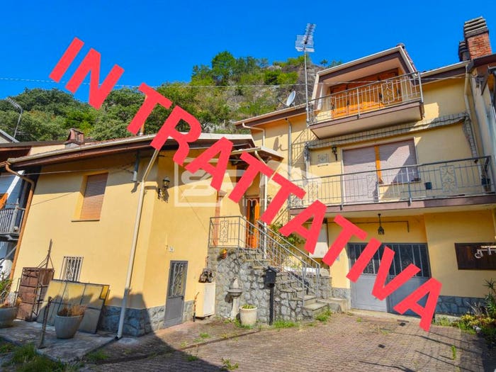 Casa con 6 locali in vendita in Via Coppo, Centro, Caprie