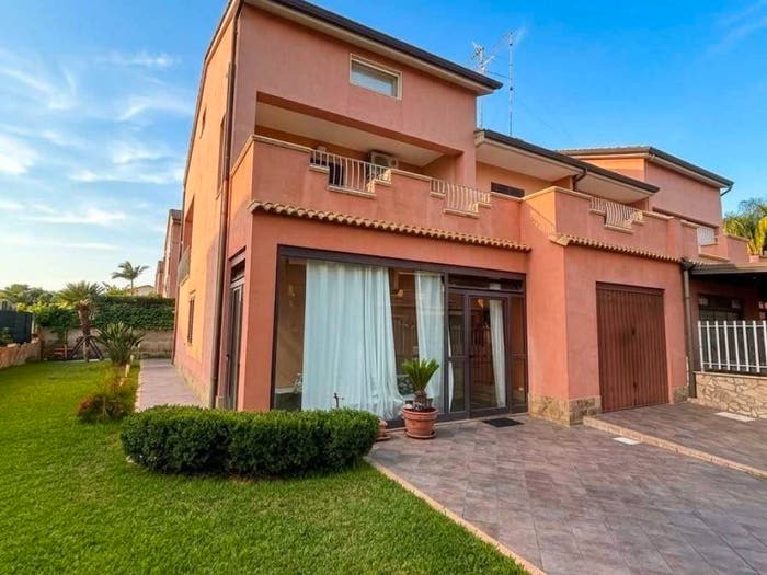 Casa con 6 locali in vendita in VIA PASCAL, Augusta