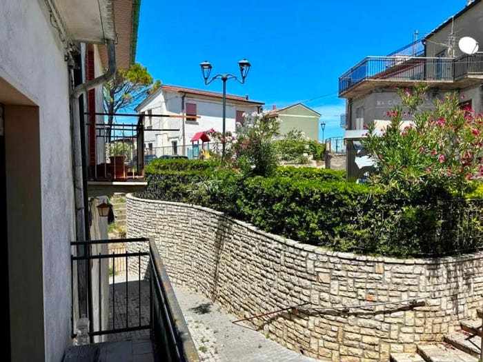 Casa trilocale in vendita in Corso Santa Lucia, Montemitro