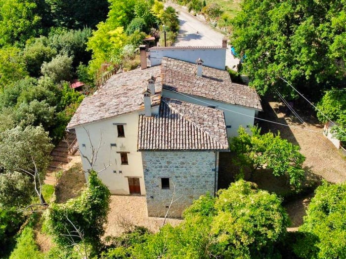Casa con 6 locali in vendita in Massa Martana