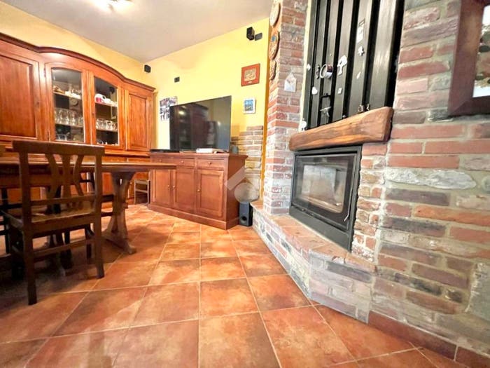 Casa con 6 locali in vendita in Via salita alla Torre, Centro, Albugnano