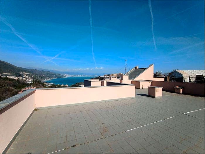 Appartamento quadrilocale in vendita in via Della Colletta, Pineta, Arenzano