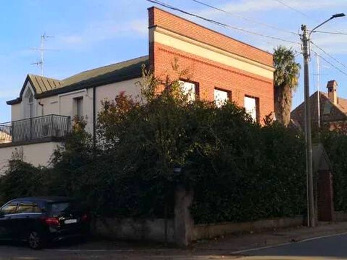 Casa con 6 locali in vendita in Via Libertà, Centro, Muggiò