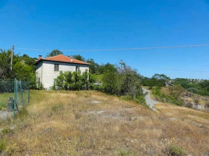 Casa con 6 locali in vendita in Pareto