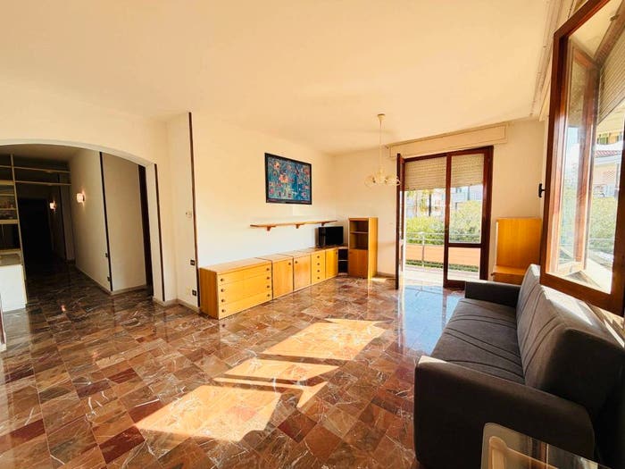 Appartamento quadrilocale in vendita in Via delle Pinete, Marina di Massa Centro, Massa