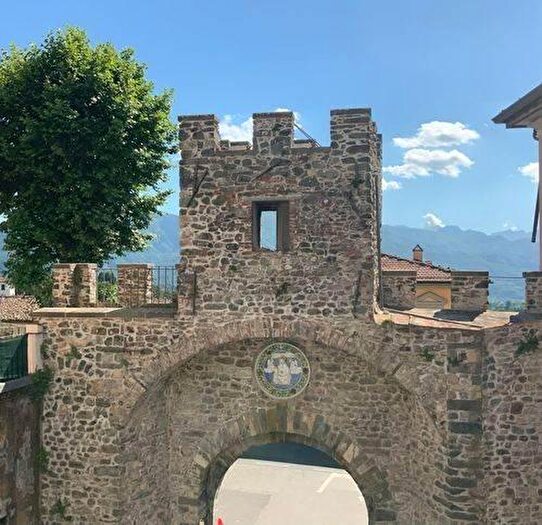 Appartamento con 5 locali in vendita in Centro Storico, Barga