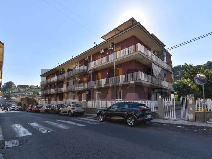 Appartamento con 6 locali in vendita in Via Pozzo, Centro, Aci Catena