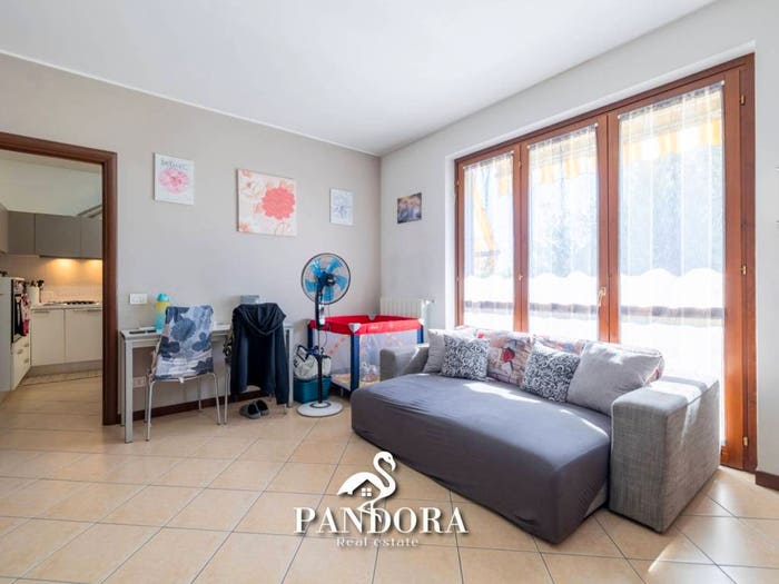 Appartamento trilocale in vendita in Via Edmondo de Amicis, Fagnano Olona