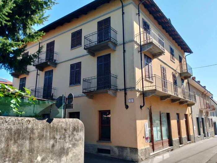 Appartamento con 6 locali in vendita in Via Carle Costanzo, Centro, Barge