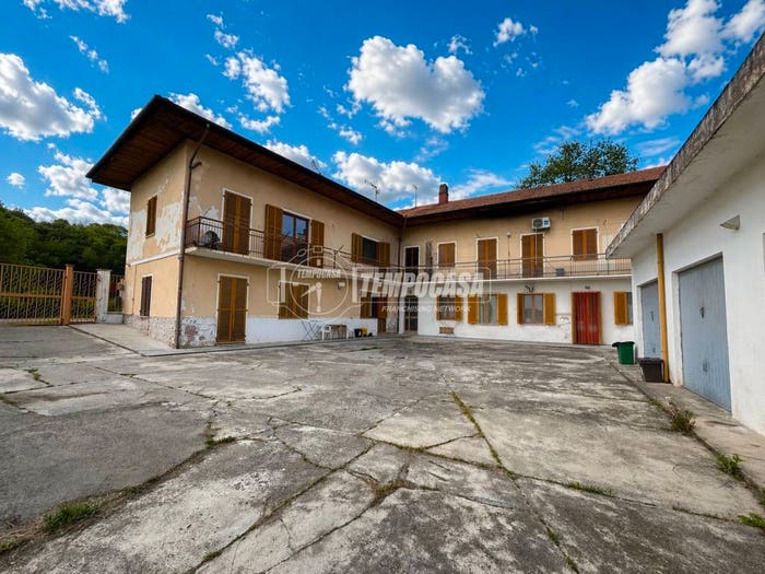 Appartamento quadrilocale in vendita in Via Barone, Candia Canavese
