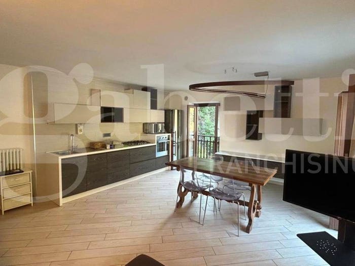 Appartamento quadrilocale in vendita in Via susa, Centro, Bardonecchia