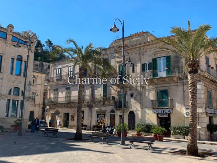 Casa trilocale in vendita in Piazza Matteotti, Modica Bassa, Modica