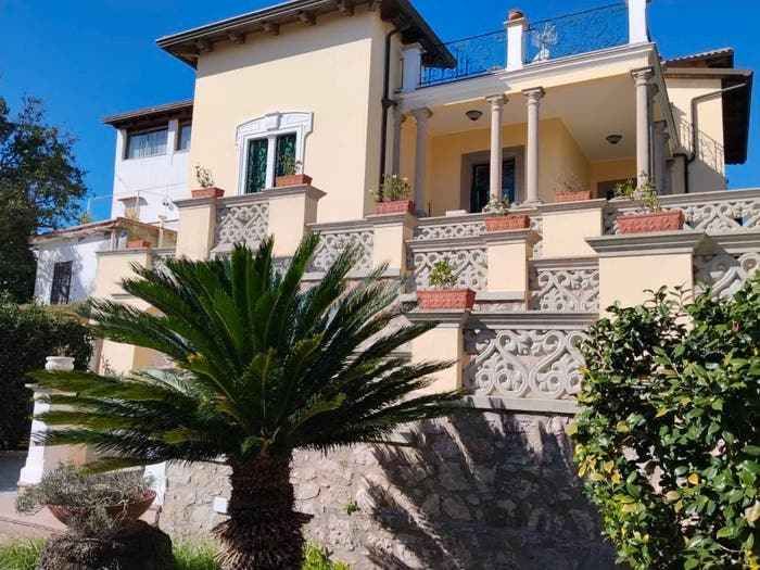 Casa con 6 locali in vendita in Via Catena, Gaeta