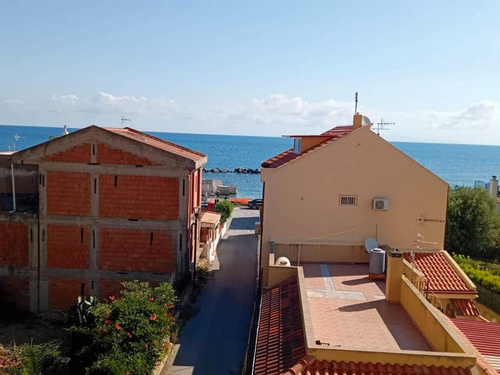 Appartamento trilocale in vendita in Lungomare Acqualadroni, Acqualadrone Spartà, Messina