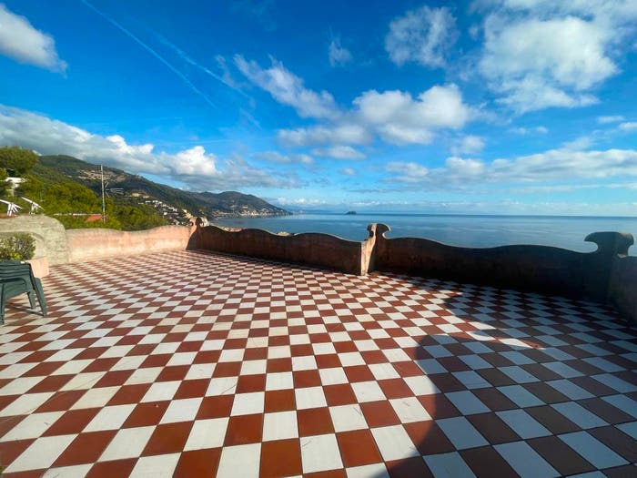 Casa con 5 locali in vendita in Via degli Olmi, Laigueglia