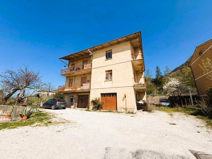 Appartamento quadrilocale in vendita in Fraz Casamorcia, Semonte Casamorcia, Gubbio