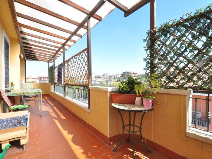 Appartamento trilocale in vendita in Via Torregrotta, Rocca Cencia, Roma