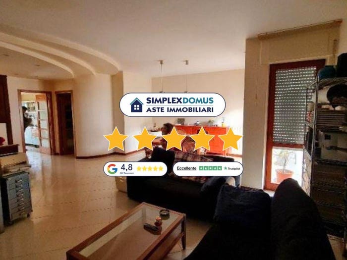 Appartamento con 6 locali in vendita in Via Taranto, Centro, Matera
