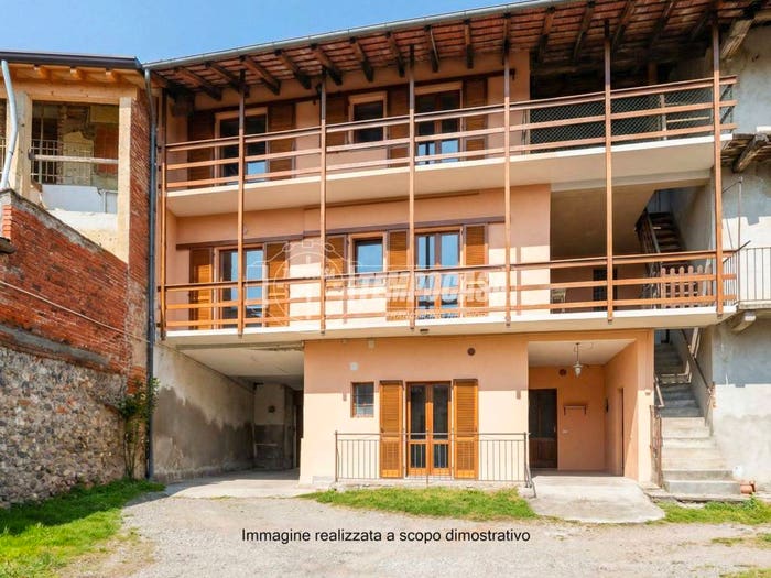 Casa quadrilocale in vendita in Via Roma Agrate, Agrate, Agrate Conturbia