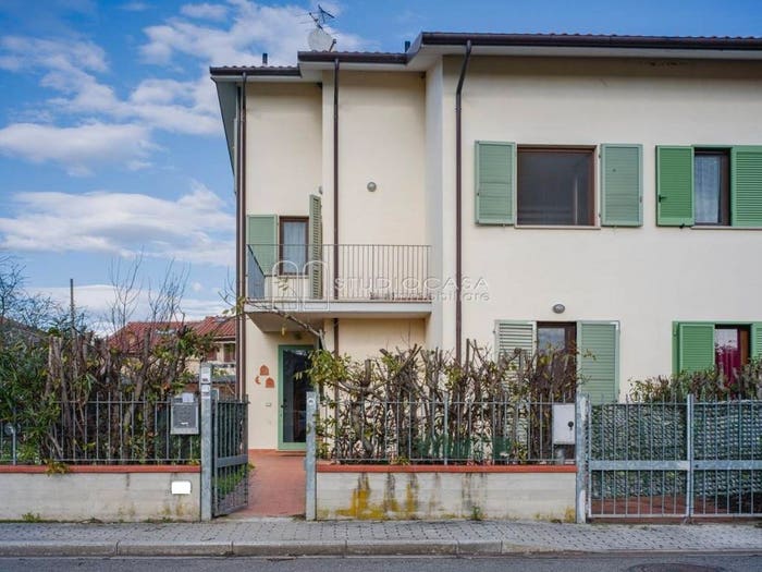 Casa con 6 locali in vendita in Via Don G Barsotti, Titignano Visignano, Cascina