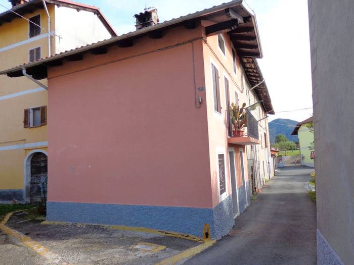 Casa con 5 locali in vendita in Via Giuseppe Garibaldi, Pianceri Alto, Pray