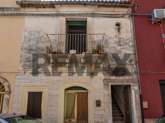 Casa con 5 locali in vendita in Via Monastero, Ferla
