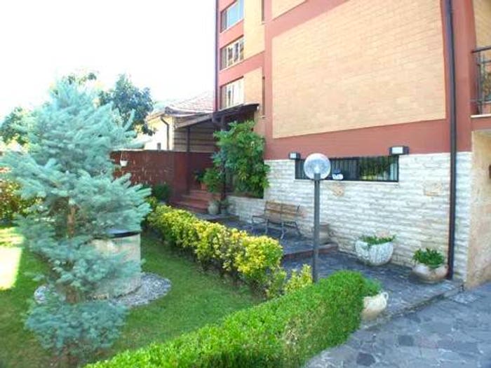 Appartamento quadrilocale in vendita in Via Roma, Centro, Carsoli