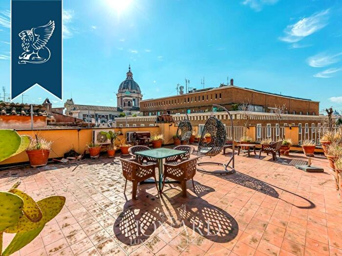 Casa quadrilocale in vendita in Spagna, Roma