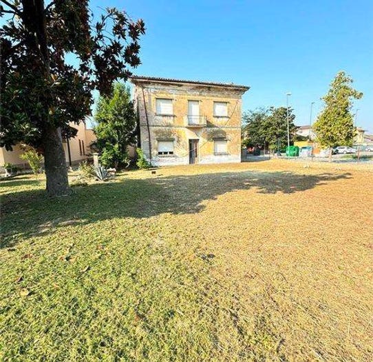 Casa con 6 locali in vendita in Savarna, Ravenna