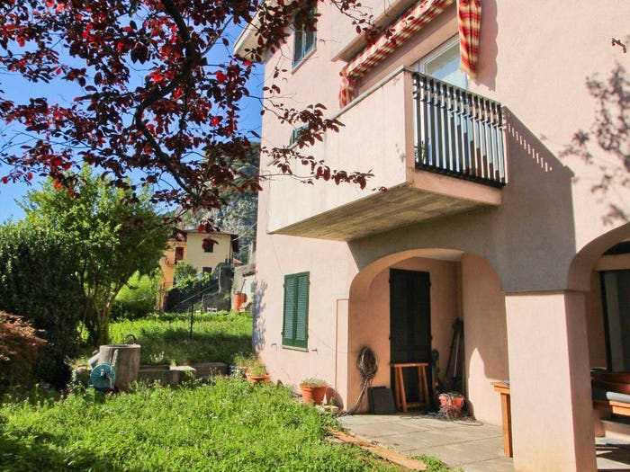 Casa con 6 locali in vendita in Via Campanile, Centro, Calolziocorte