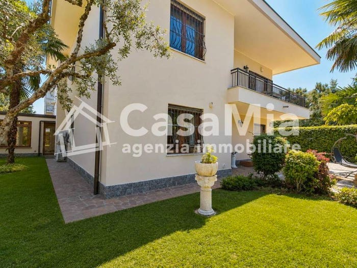 Casa con 5 locali in vendita in Via Liguria, San Bernardino, Legnano