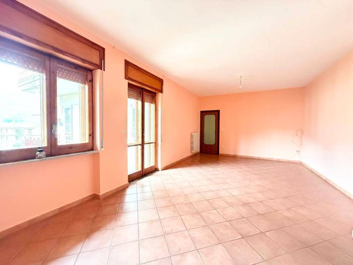 Appartamento quadrilocale in vendita in Via Zambrano, Siano