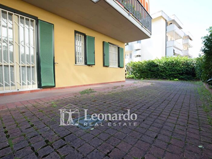 Appartamento con 5 locali in vendita in Via di Montramito, Viareggio