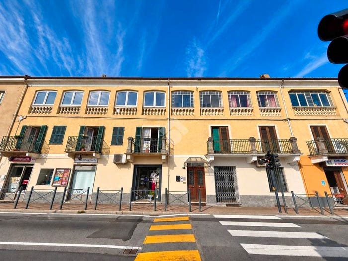 Appartamento trilocale in vendita in Via pacchiotti, Centro, Giaveno