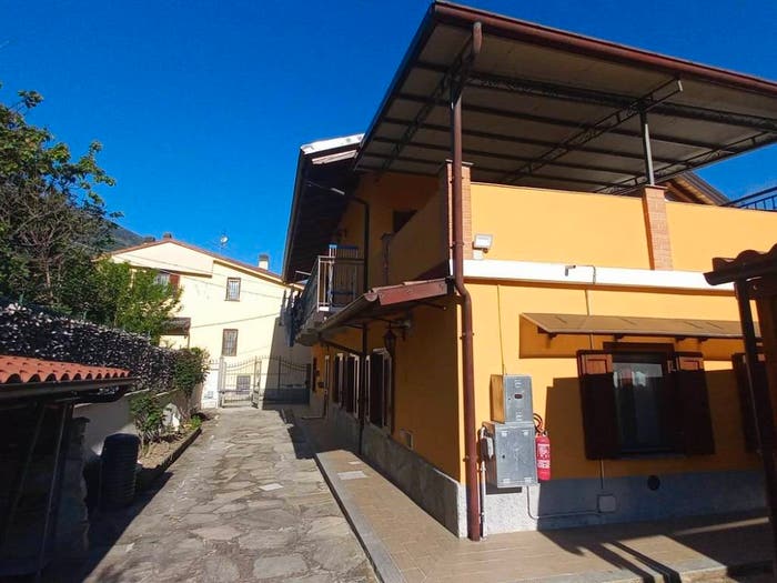 Casa quadrilocale in vendita in Frazione Crotte, Vindrolere, Chianocco