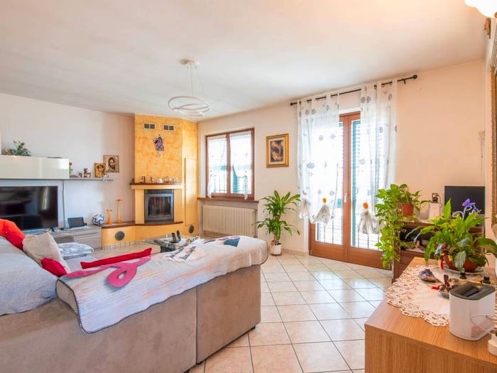 Casa con 6 locali in vendita in Via delle Salette, Nogarole Rocca