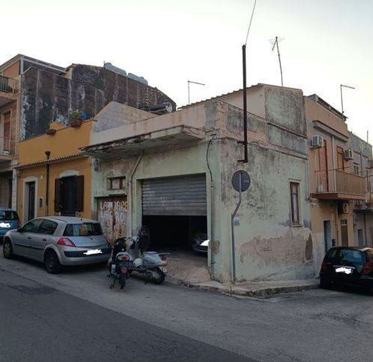 Casa bilocale in vendita in Via De Sanctis Francesco, Centro, Pachino