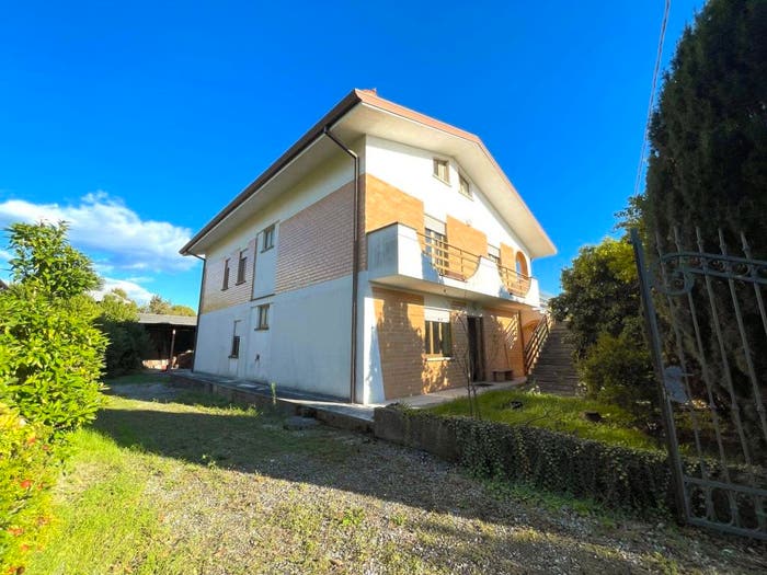 Casa con 6 locali in vendita in Via Armentarie, Buia, Buja