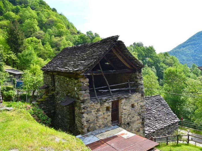 Casa quadrilocale in vendita in Località Crotto snc, CalascaCastiglione