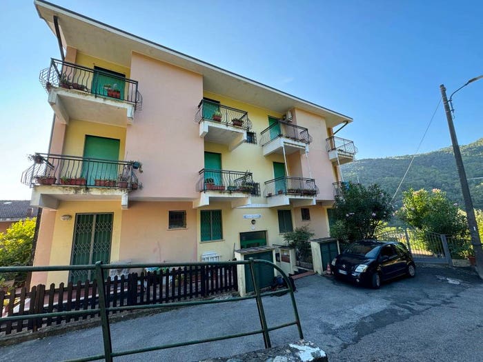Appartamento trilocale in vendita in Località Caraschi, Piazza, Deiva Marina