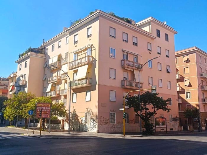 Appartamento trilocale in vendita in Via Acaia, San Giovanni, Roma