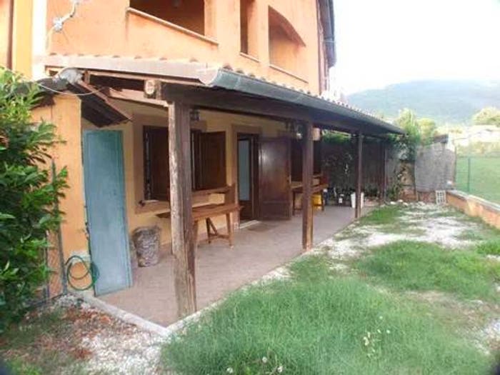 Casa bilocale in vendita in Via Valle Della Cerasa No Number, Centro, Rocca di Botte