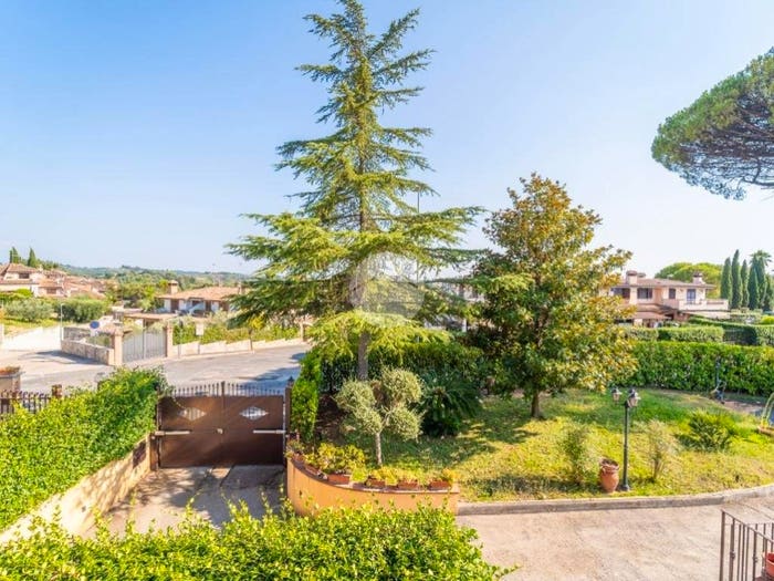 Appartamento trilocale in vendita in Via Monti Sabini, Monterotondo Scalo, Monterotondo