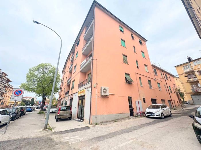 Appartamento con 6 locali in vendita in VIA XIII LUGLIO, Centro, Fabriano