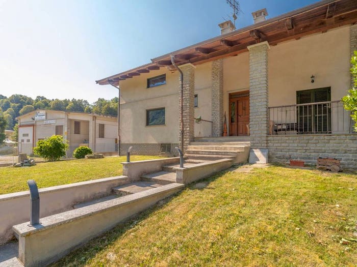 Casa con 5 locali in vendita in Borgata Chianile Snc, Frassino