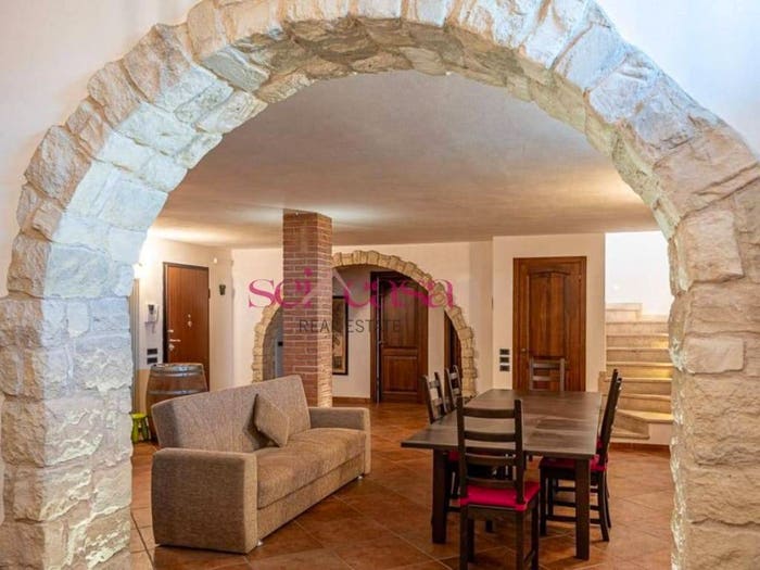 Casa con 6 locali in vendita in Aeroporto Gorarella, Grosseto