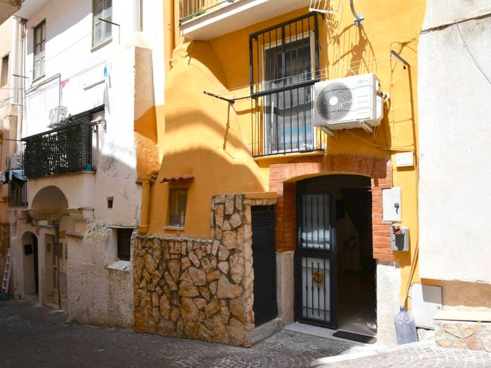 Appartamento con 5 locali in vendita in Via della Torretta, Centro, Formia