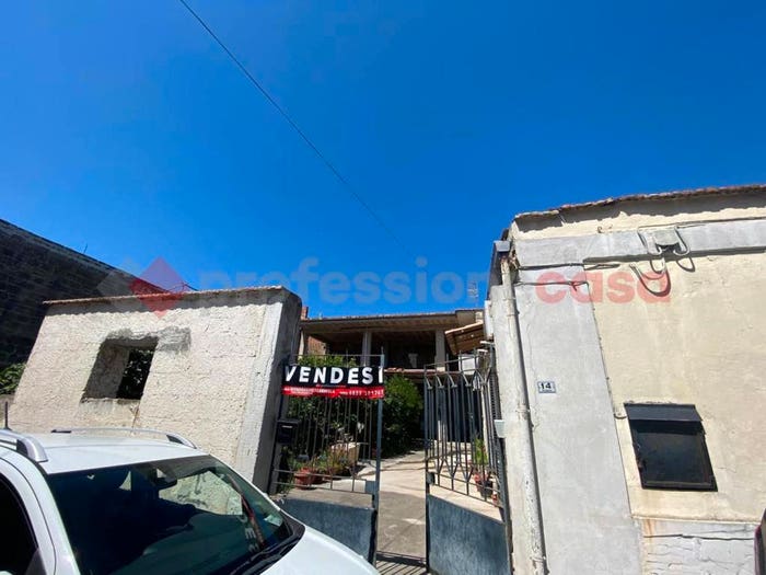 Casa con 5 locali in vendita in Via Salerno snc, Mondragone