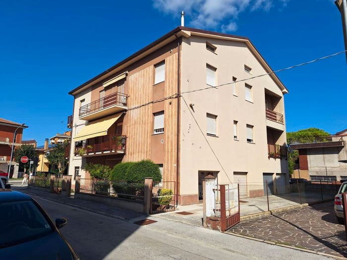 Appartamento con 5 locali in vendita in Via Pesaro, Centro, Chiaravalle
