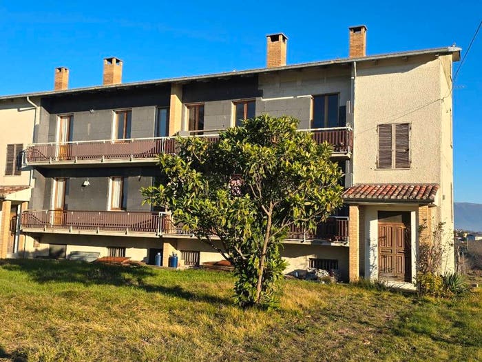 Appartamento con 6 locali in vendita in Località Casale, Montefalco
